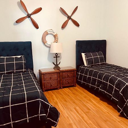 Gulf Coast Gold Private Condo - 2Bed, 2Bath, Sleep 6, Across Street From Beach, Balcony Views Of Sunsets, Beach & Gulf, Pool, Gym St. Pete Beach Kültér fotó