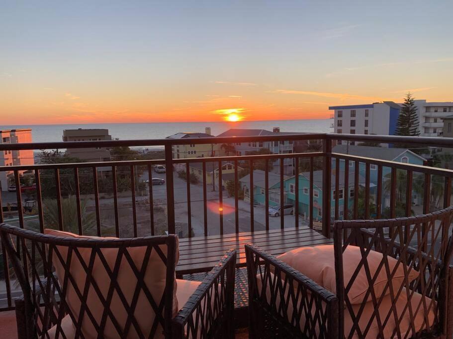 Gulf Coast Gold Private Condo - 2Bed, 2Bath, Sleep 6, Across Street From Beach, Balcony Views Of Sunsets, Beach & Gulf, Pool, Gym St. Pete Beach Kültér fotó