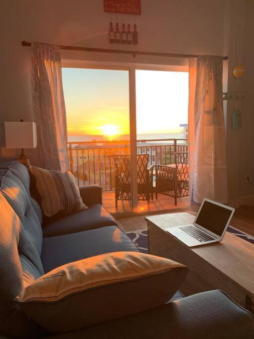 Gulf Coast Gold Private Condo - 2Bed, 2Bath, Sleep 6, Across Street From Beach, Balcony Views Of Sunsets, Beach & Gulf, Pool, Gym St. Pete Beach Kültér fotó