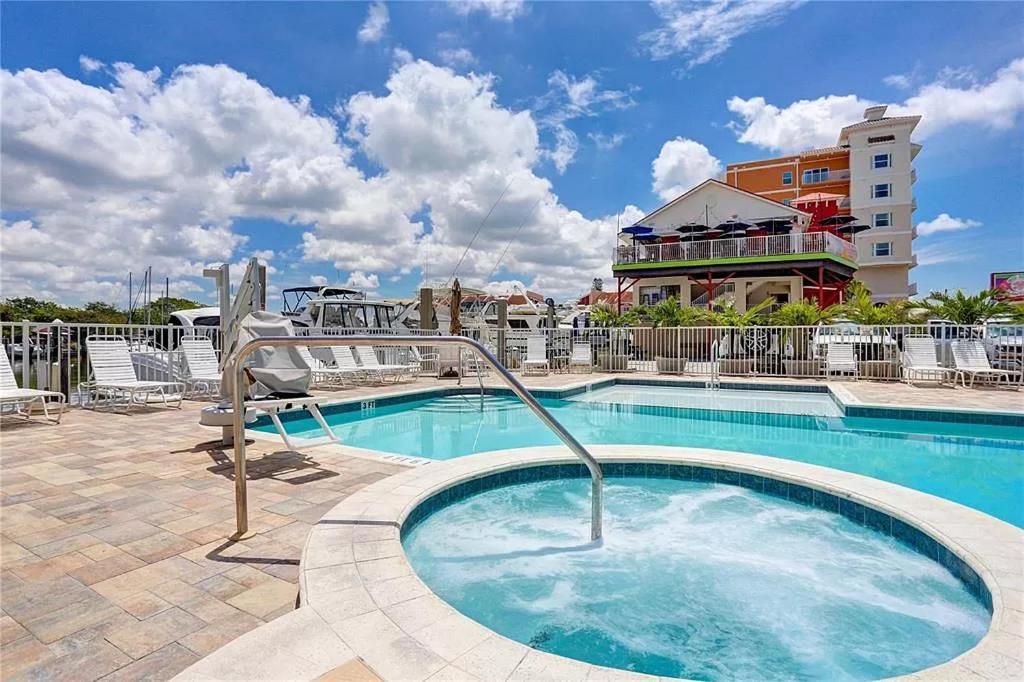 Gulf Coast Gold Private Condo - 2Bed, 2Bath, Sleep 6, Across Street From Beach, Balcony Views Of Sunsets, Beach & Gulf, Pool, Gym St. Pete Beach Kültér fotó